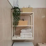 Title E Title - Oura شقة