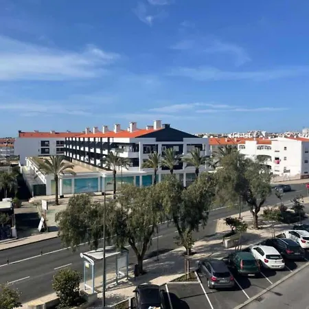 Title E Title - Oura Appartement