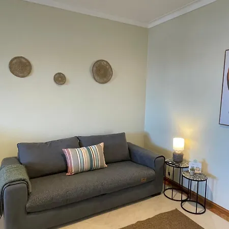 Title E Title - Oura Apartmán *