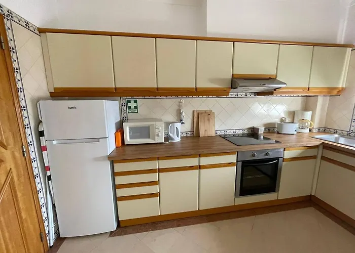 Title E Title - Oura Apartament *