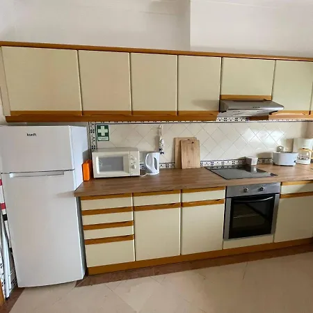 Title E Title - Oura Apartmán *