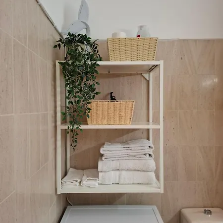 Title E Title - Oura Apartmán