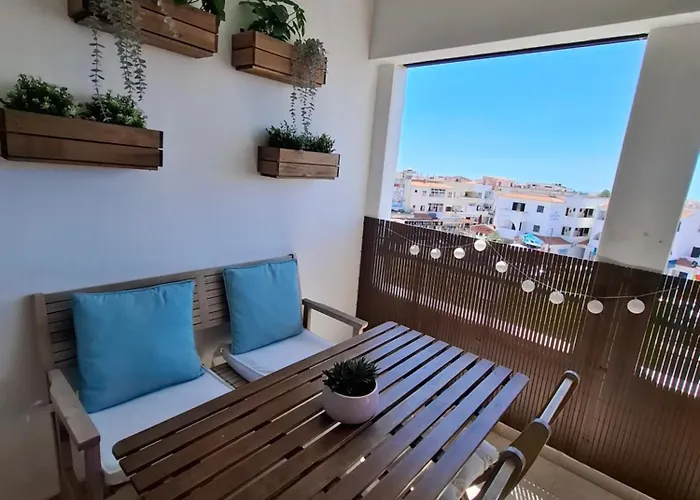 Title E Title - Oura Apartment *